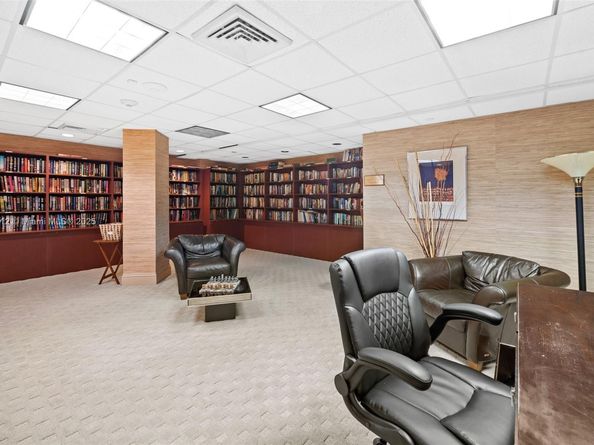 20191 E Country Club Dr TS3, Aventura FL 33180