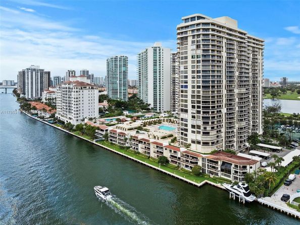 20191 E Country Club Dr TS3, Aventura FL 33180