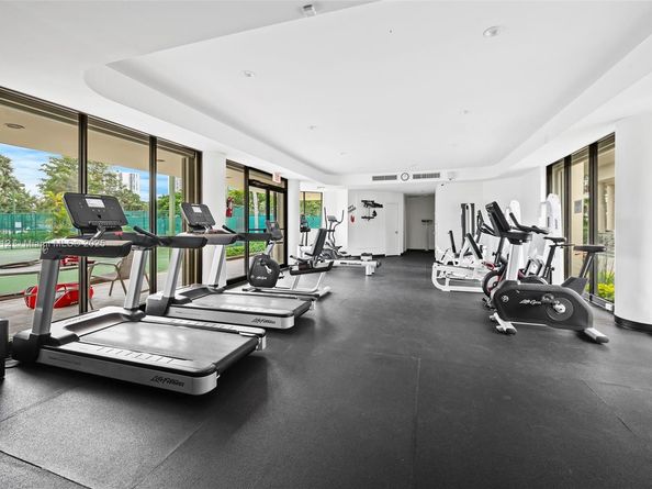 20191 E Country Club Dr TS3, Aventura FL 33180