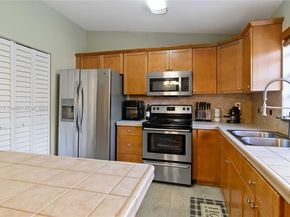 11217 SW 56th Cir, Cooper City FL 33330