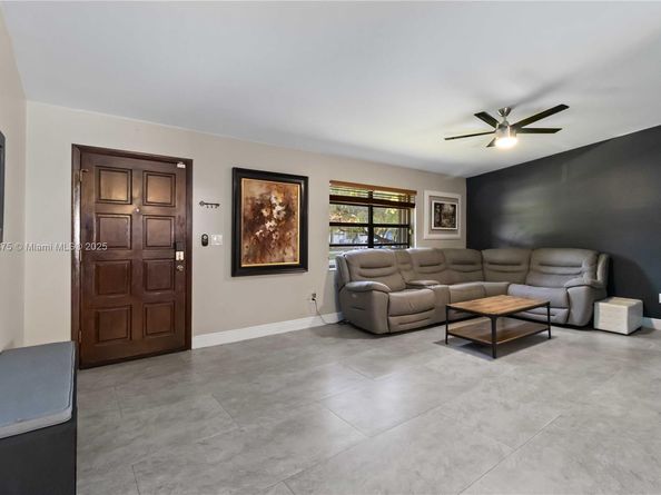 11217 SW 56th Cir, Cooper City FL 33330