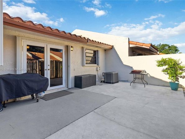 11217 SW 56th Cir, Cooper City FL 33330