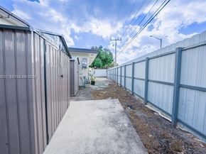 1990 NW 154th St, Miami Gardens FL 33054