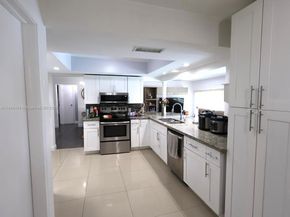 9170 NW 24th Pl, Sunrise FL 33322