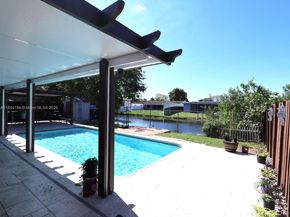 9170 NW 24th Pl, Sunrise FL 33322