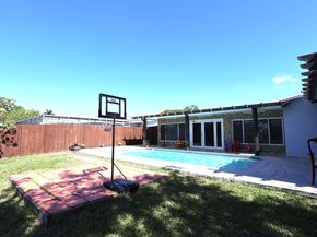 9170 NW 24th Pl, Sunrise FL 33322