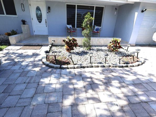 9170 NW 24th Pl, Sunrise FL 33322