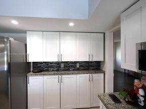 9170 NW 24th Pl, Sunrise FL 33322
