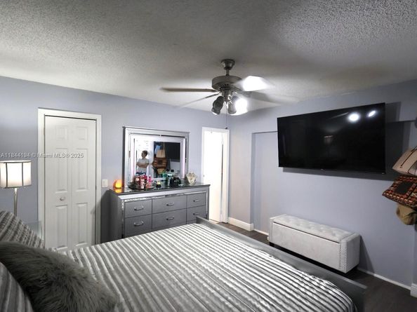 9170 NW 24th Pl, Sunrise FL 33322