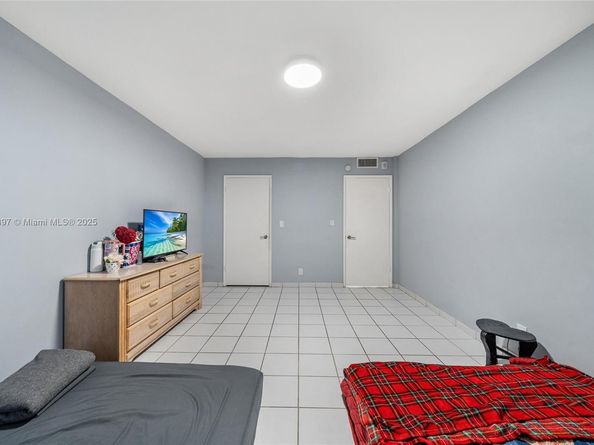 8005 Lake Dr 404, Doral FL 33166