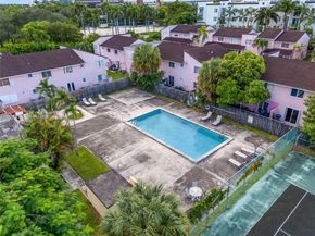 8005 Lake Dr 404, Doral FL 33166