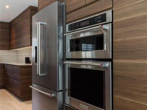 1080 NE 104th St, Miami Shores FL 33138