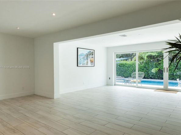 1080 NE 104th St, Miami Shores FL 33138