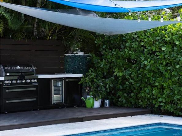 1080 NE 104th St, Miami Shores FL 33138