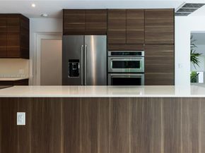 1080 NE 104th St, Miami Shores FL 33138