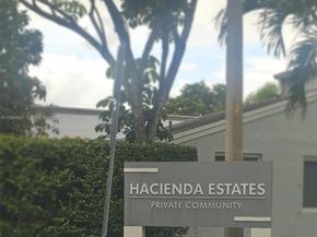 11417 SW 35 ln, Miami FL 33165