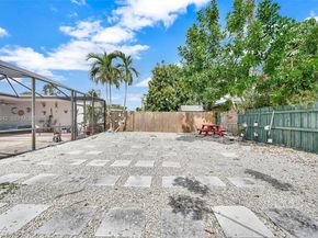 1811 Utopia Dr, Miramar FL 33023