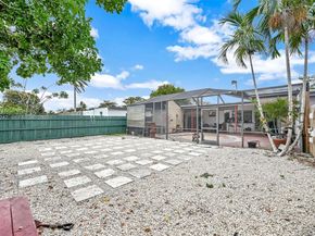 1811 Utopia Dr, Miramar FL 33023