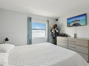 2201 Brickell Ave 77, Miami FL 33129