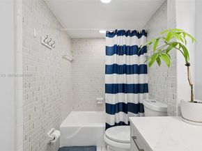 2201 Brickell Ave 77, Miami FL 33129