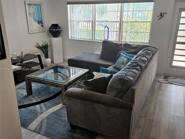 275 Farnham L 275, Deerfield Beach FL 33442