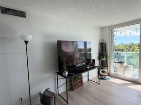 100 Bayview Dr 425, Sunny Isles Beach FL 33160