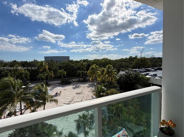 100 Bayview Dr 425, Sunny Isles Beach FL 33160