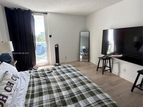 100 Bayview Dr 425, Sunny Isles Beach FL 33160