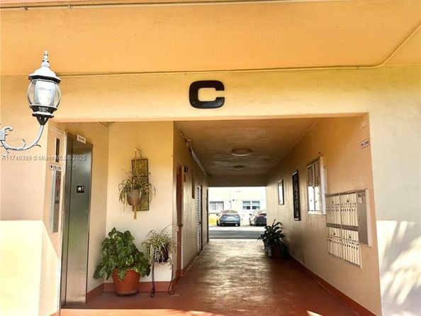 5300 Washington St C311, Hollywood FL 33021