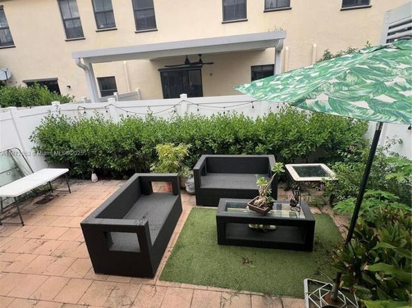 10387 W 33rd Ln, Hialeah FL 33018