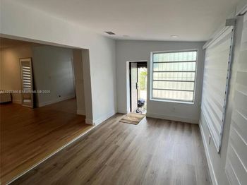 511 NW 39th Ave