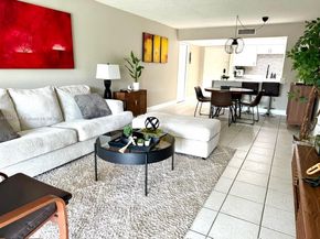 210 Lakeview Dr 102, Weston FL 33326