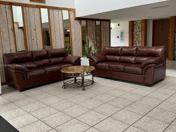 210 Lakeview Dr 102, Weston FL 33326