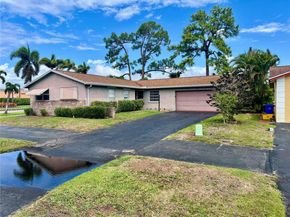 7275 Pine Manor Dr, Lake Worth FL 33467