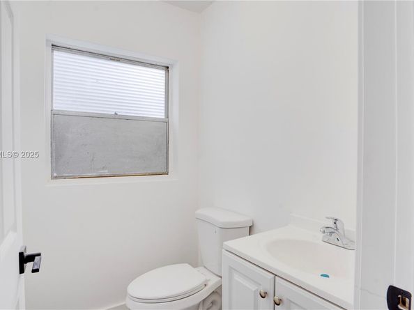 1230 NE 133rd St, North Miami FL 33161