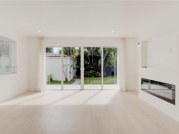 1230 NE 133rd St, North Miami FL 33161