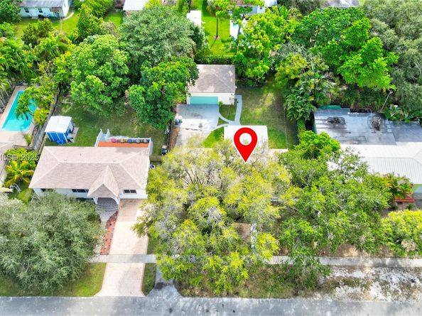 1230 NE 133rd St, North Miami FL 33161