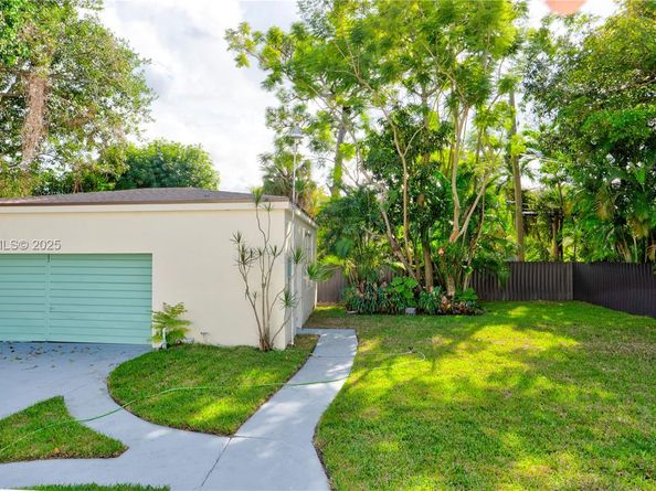 1230 NE 133rd St, North Miami FL 33161