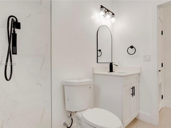 1230 NE 133rd St, North Miami FL 33161