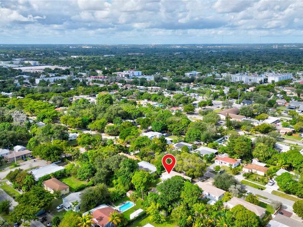 1230 NE 133rd St, North Miami FL 33161