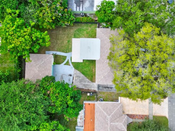 1230 NE 133rd St, North Miami FL 33161