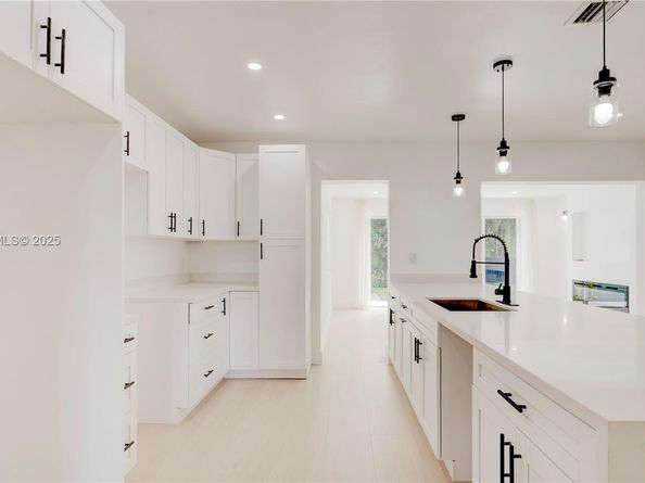 1230 NE 133rd St, North Miami FL 33161