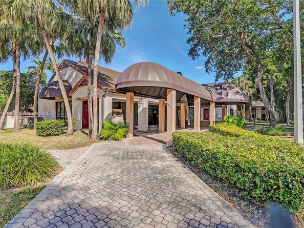 14001 SW 91st Ter 14001, Miami FL 33186