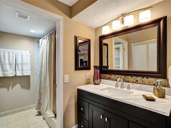 14001 SW 91st Ter 14001, Miami FL 33186