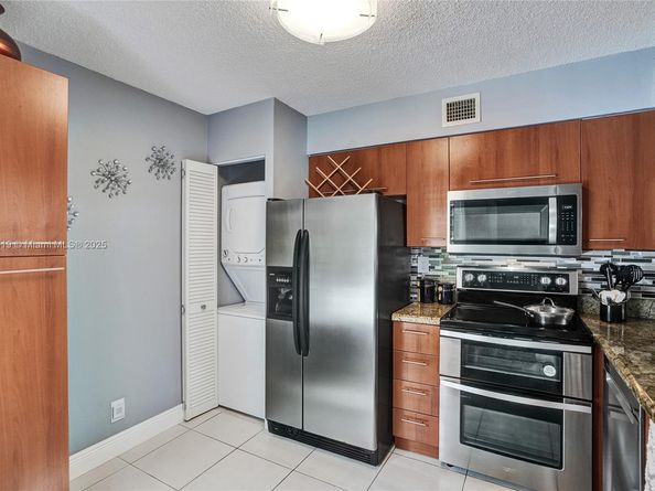 14001 SW 91st Ter 14001, Miami FL 33186