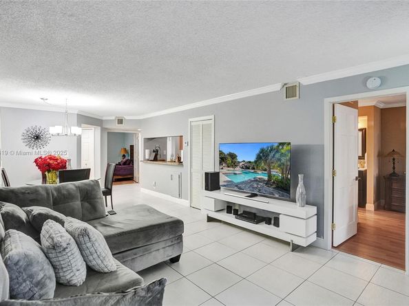 14001 SW 91st Ter 14001, Miami FL 33186
