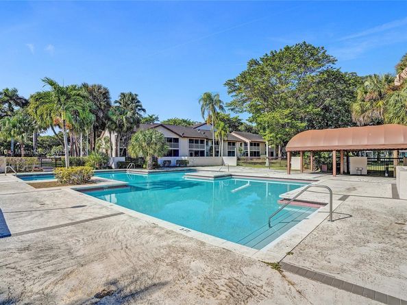 14001 SW 91st Ter 14001, Miami FL 33186