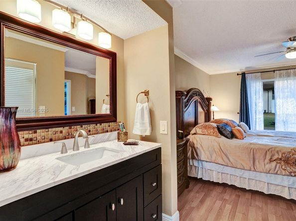 14001 SW 91st Ter 14001, Miami FL 33186