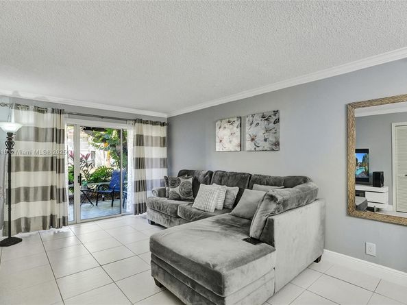 14001 SW 91st Ter 14001, Miami FL 33186