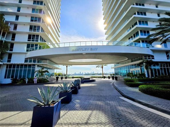 540 West Ave 914, Miami Beach FL 33139